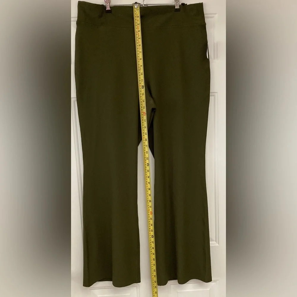 🌟🤩🌟Old Navy Dark Olive Flare Pants - Picture 8 of 10